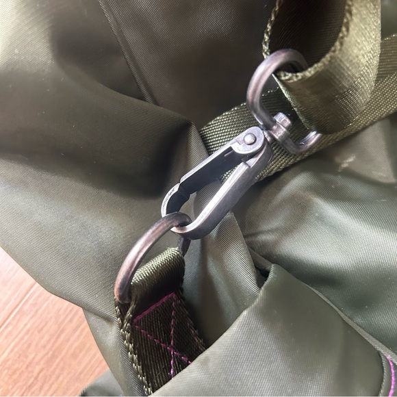 Athleta large travel duffle carry-on bag handles shoulder strap suitcase attach - Picture 15 of 16